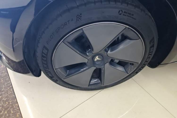 Used Tesla Model 3 2021 Standard Range Rear-Wheel Drive Upgraded Version 3D6 Left Front Wheel Hub