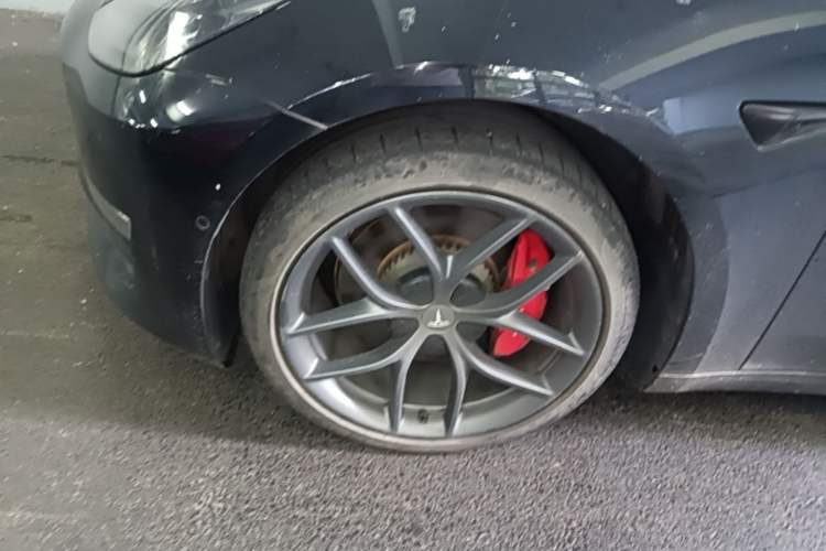 Used Tesla Model 3 2021 Revised Version II – Performance High-Performance All-Wheel-Drive Edition Left Front Wheel Hub