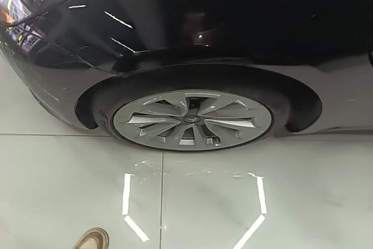 Used Tesla Model 3 2021 Standard Range Rear-Drive Upgraded Version Left Front Wheel Hub