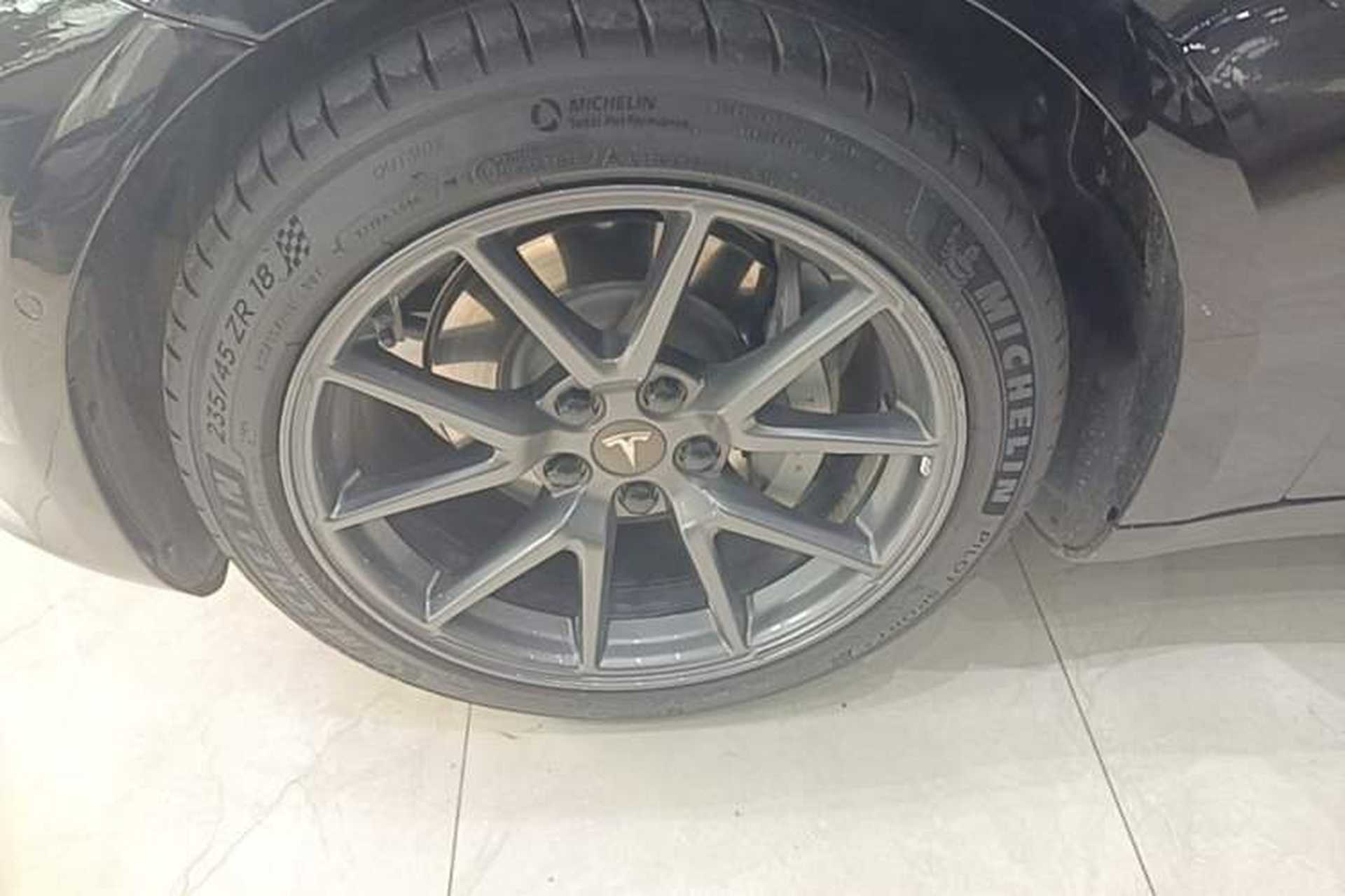 Used Tesla Model 3 2021 Standard Range Rear-Wheel Drive Upgraded Version 3D6 Left Front Wheel Hub