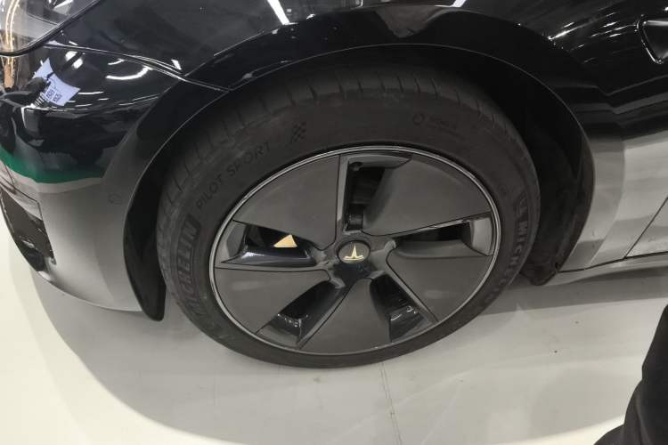 Used Tesla Model 3 2021 Standard Range Rear-Drive Upgraded Version Left Front Wheel Hub