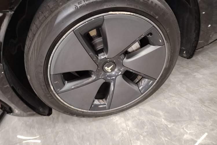 Used Tesla Model 3 2021 Standard Range Rear-Wheel Drive Upgraded Version 3D6 Left Front Wheel Hub