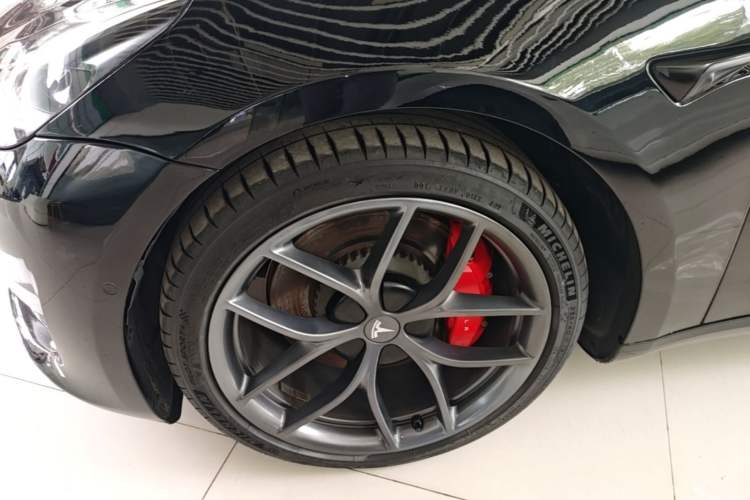 Used Tesla Model 3 2021 Performance High-Performance All-Wheel-Drive Version 3D6 Left Front Wheel Hub