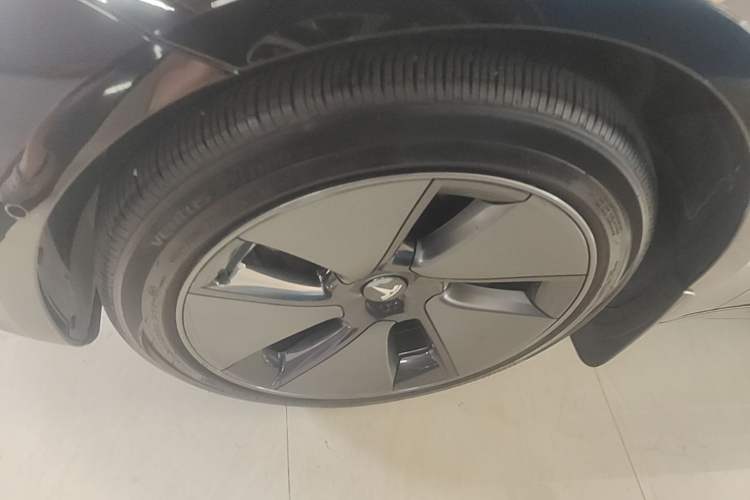 Used Tesla Model 3 2021 Standard Range Rear-Drive Upgraded Version Left Front Wheel Hub