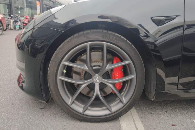 Used Tesla Model 3 2021 Performance High-Performance All-Wheel-Drive Version 3D6 Left Front Wheel Hub