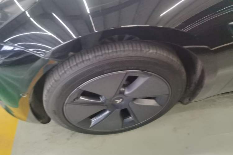Used Tesla Model 3 2021 Standard Range Rear-Wheel Drive Upgraded Version 3D6 Left Front Wheel Hub