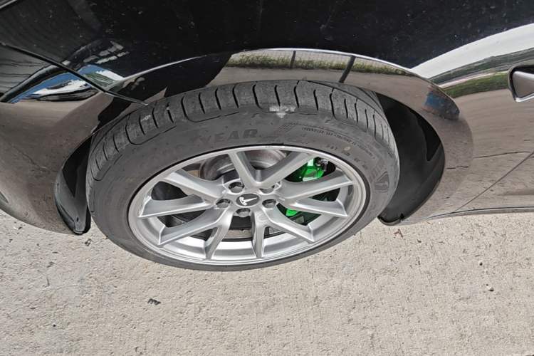 Used Tesla Model 3 2021 Standard Range Rear-Wheel Drive Upgraded Version 3D6 Left Front Wheel Hub