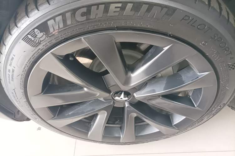 Used Tesla Model 3 2021 Revised Version Standard Range Rear-Wheel Drive Upgraded Edition 3D1 Left Front Wheel Hub