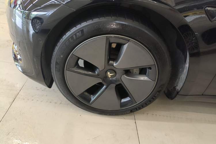 Used Tesla Model 3 2021 Standard Range Rear-Wheel Drive Upgraded Version 3D6 Left Front Wheel Hub