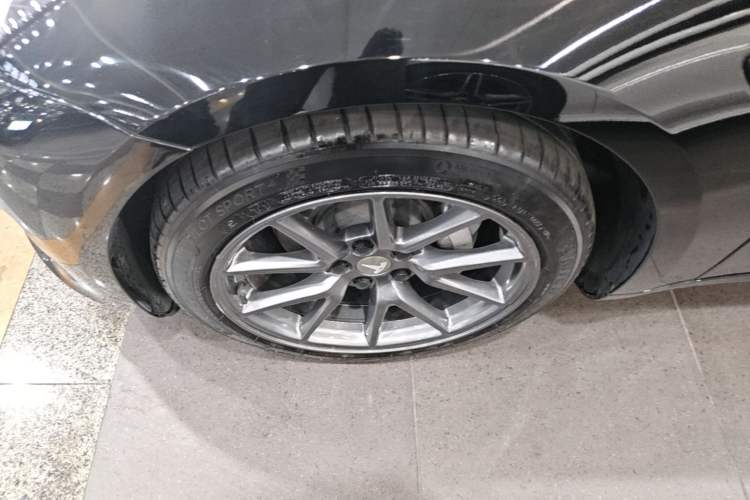 Used Tesla Model 3 2021 Standard Range Rear-Wheel Drive Upgraded Version 3D6 Left Front Wheel Hub
