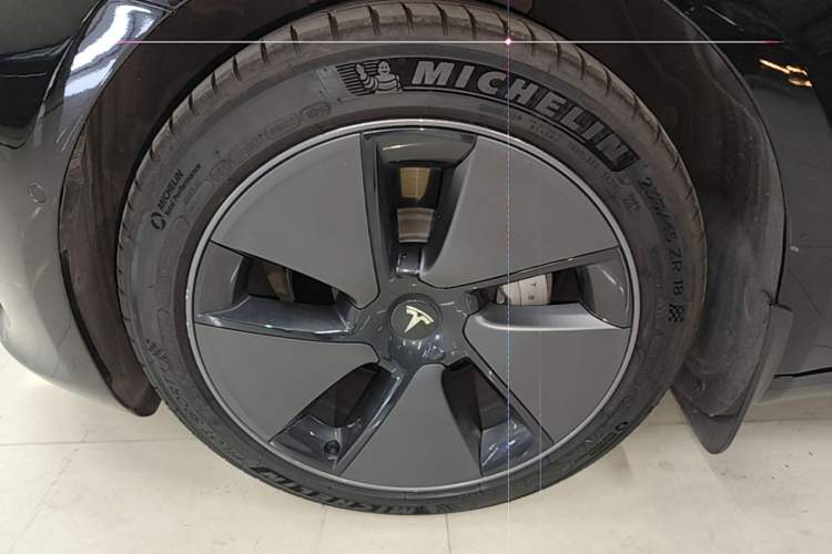 Used Tesla Model 3 2021 Standard Range Rear-Wheel Drive Upgraded Version 3D6 Left Front Wheel Hub
