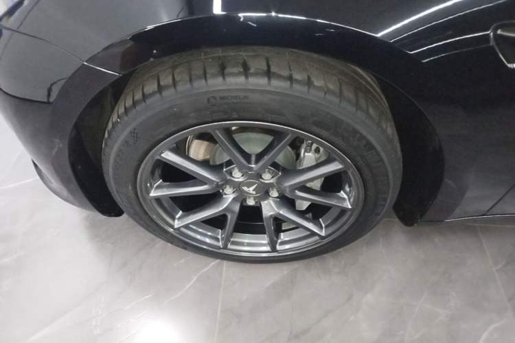 Used Tesla Model 3 2021 Standard Range Rear-Wheel Drive Upgraded Version 3D6 Left Front Wheel Hub