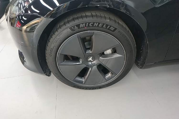 Used Tesla Model 3 2021 Standard Range Rear-Drive Upgraded Version Left Front Wheel Hub