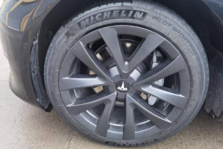 Used Tesla Model 3 2021 Standard Range Rear-Drive Upgraded Version Left Front Wheel Hub