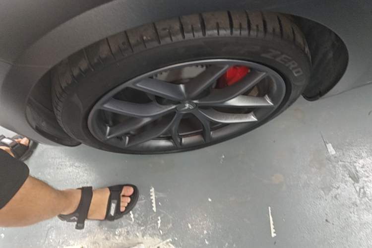 Used Tesla Model 3 2021 Revised Version II – Performance High-Performance All-Wheel-Drive Edition Left Front Wheel Hub