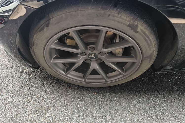 Used Tesla Model 3 2021 Standard Range Rear-Wheel Drive Upgraded Version 3D6 Left Front Wheel Hub