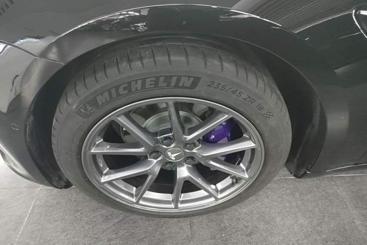 Used Tesla Model 3 2021 Standard Range Rear-Drive Upgraded Version Left Front Wheel Hub