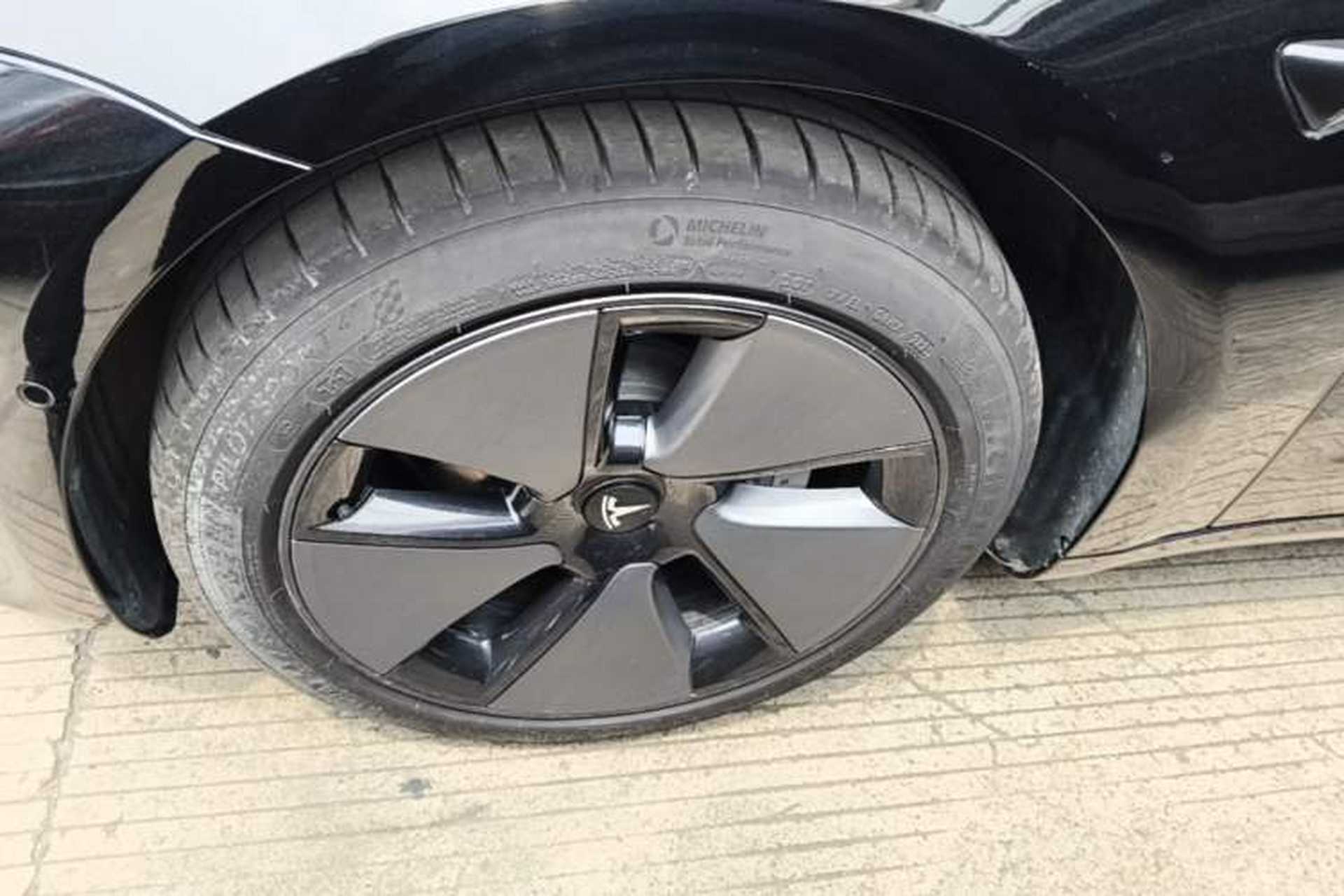 Used Tesla Model 3 2021 Standard Range Rear-Wheel Drive Upgraded Version 3D6 Left Front Wheel Hub