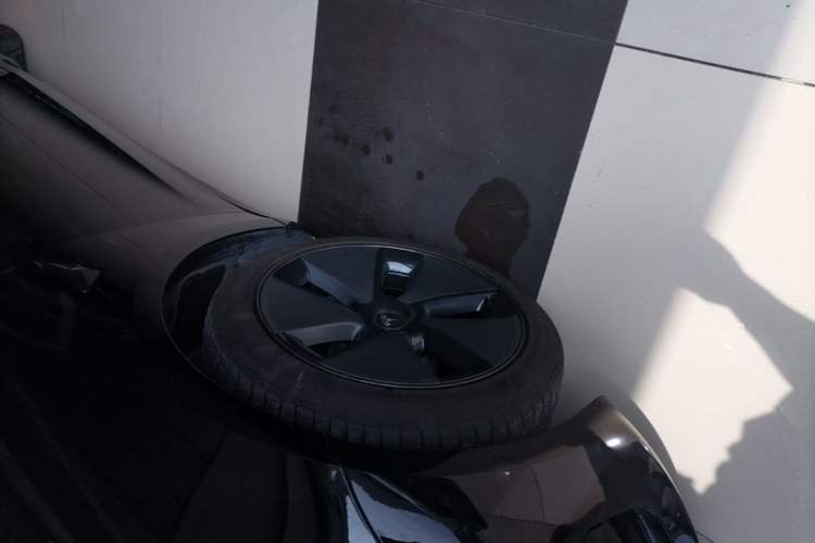 Used Tesla Model 3 2021 Standard Range Rear-Drive Upgraded Version Left Front Wheel Hub
