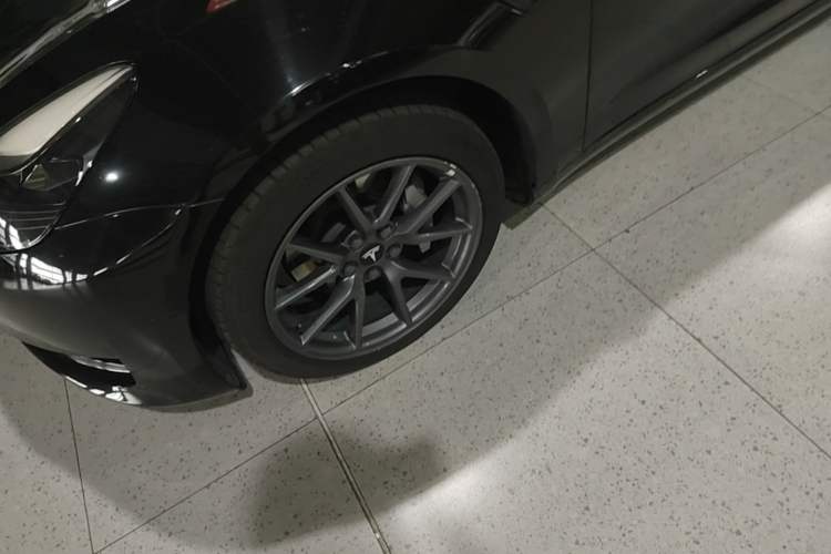 Used Tesla Model 3 2021 Standard Range Rear-Wheel Drive Upgraded Version 3D6 Left Front Wheel Hub