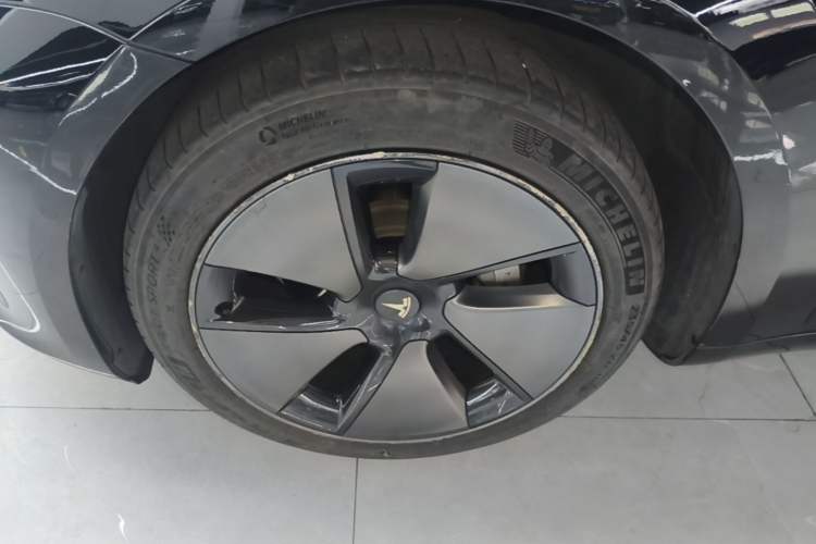 Used Tesla Model 3 2021 Standard Range Rear-Drive Upgraded Version Left Front Wheel Hub