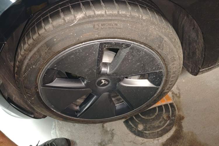 Used Tesla Model 3 2021 Standard Range Rear-Wheel Drive Upgraded Version 3D6 Left Front Wheel Hub