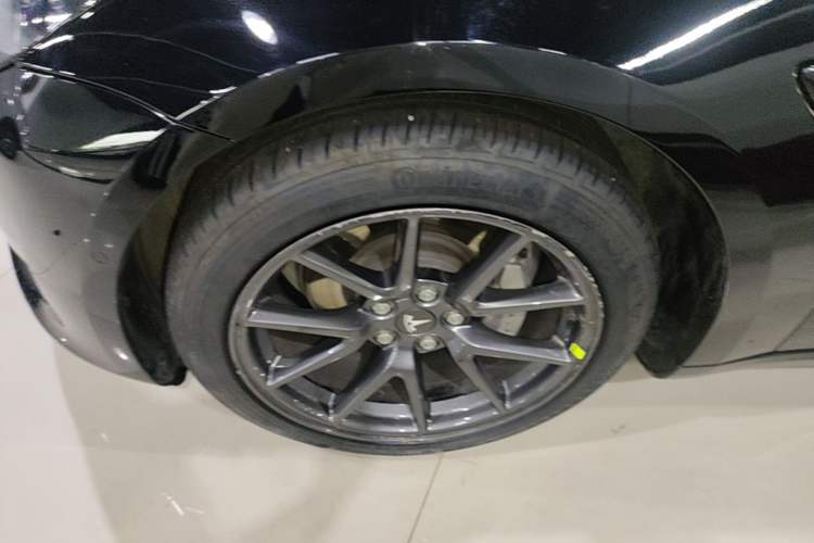 Used Tesla Model 3 2021 Standard Range Rear-Drive Upgraded Version Left Front Wheel Hub
