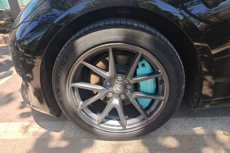 Used Tesla Model 3 2021 Standard Range Rear-Drive Upgraded Version Left Front Wheel Hub