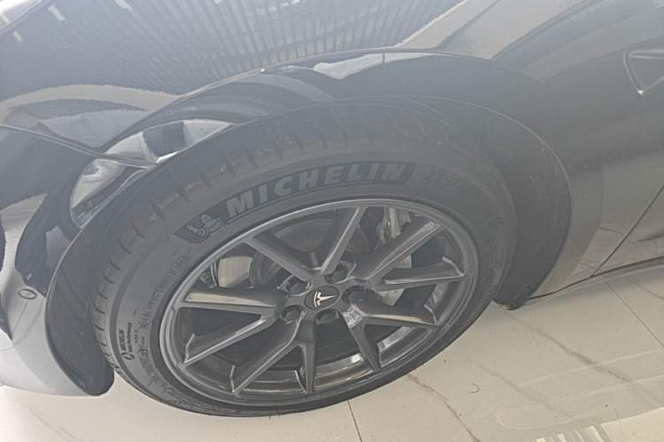 Used Tesla Model 3 2021 Standard Range Rear-Wheel Drive Upgraded Version 3D6 Left Front Wheel Hub