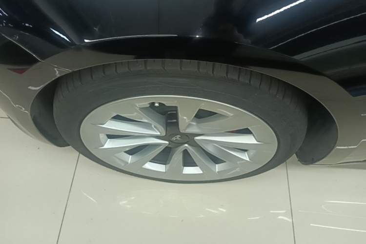 Used Tesla Model 3 2021 Standard Range Rear-Drive Upgraded Version Left Front Wheel Hub