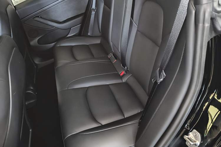 Used Tesla Model 3 2021 Standard Range Rear-Drive Upgraded Version Left Rear Seat
