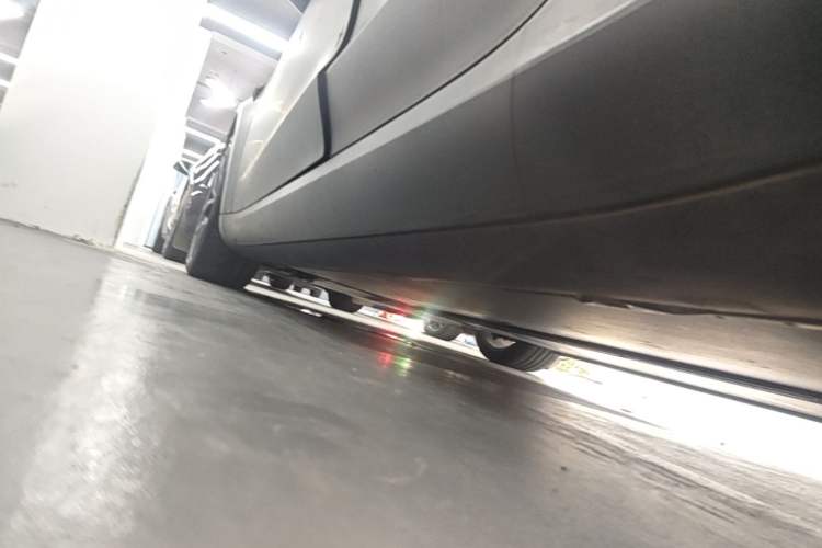 Used Tesla Model 3 2021 Revised Version II – Performance High-Performance All-Wheel-Drive Edition Left Side Sill