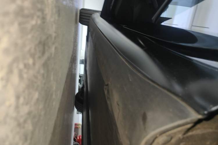 Used Tesla Model 3 2021 Standard Range Rear-Wheel Drive Upgraded Version 3D6 Left Side Sill