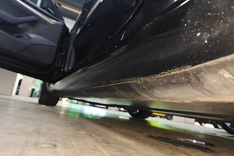 Used Tesla Model 3 2021 Revised Performance Version with All-Wheel Drive 3D1 Left Side Sill