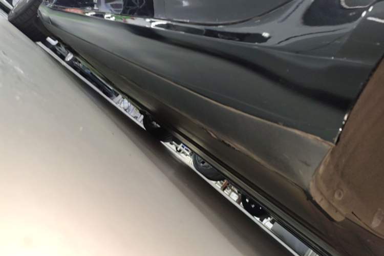 Used Tesla Model 3 2021 Revised Version II – Performance High-Performance All-Wheel-Drive Edition Left Side Sill