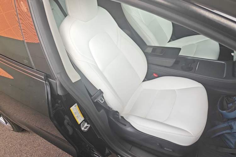 Used Tesla Model 3 2021 Standard Range Rear-Drive Upgraded Version Right Front Seat