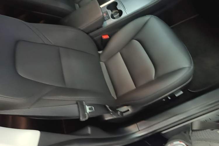 Used Tesla Model 3 2021 Standard Range Rear-Drive Upgraded Version Right Front Seat