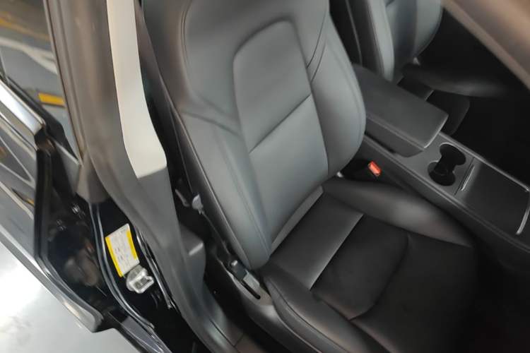 Used Tesla Model 3 2021 Standard Range Rear-Drive Upgraded Version Right Front Seat