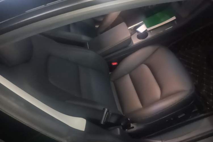 Used Tesla Model 3 2021 Standard Range Rear-Drive Upgraded Version Right Front Seat