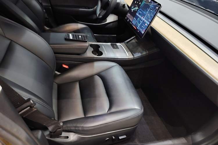 Used Tesla Model 3 2021 Standard Range Rear-Drive Upgraded Version Right Front Seat