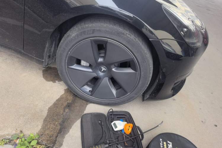 Used Tesla Model 3 2021 Standard Range Rear-Drive Upgraded Version Right Front Wheel Hub