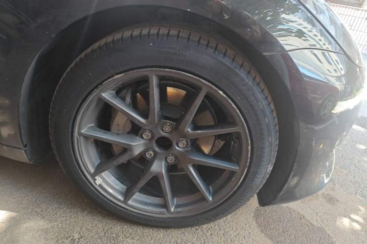 Used Tesla Model 3 2021 Standard Range Rear-Wheel Drive Upgraded Version 3D6 Right Front Wheel Hub