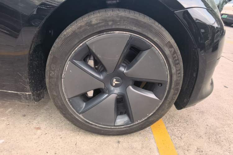 Used Tesla Model 3 2021 Standard Range Rear-Drive Upgraded Version Right Front Wheel Hub