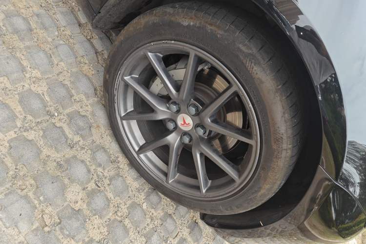 Used Tesla Model 3 2021 Standard Range Rear-Wheel Drive Upgraded Version 3D6 Right Front Wheel Hub