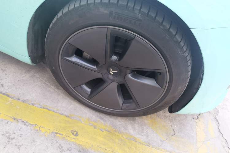 Used Tesla Model 3 2021 Standard Range Rear-Wheel Drive Upgraded Version 3D6 Right Front Wheel Hub