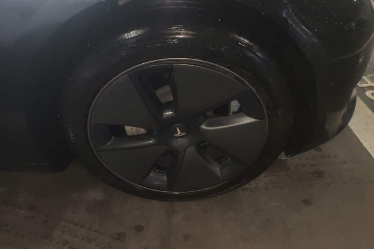 Used Tesla Model 3 2021 Standard Range Rear-Wheel Drive Upgraded Version 3D6 Right Front Wheel Hub