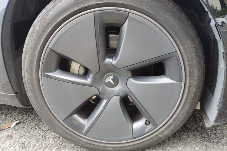Used Tesla Model 3 2021 Standard Range Rear-Wheel Drive Upgraded Version 3D6 Right Front Wheel Hub