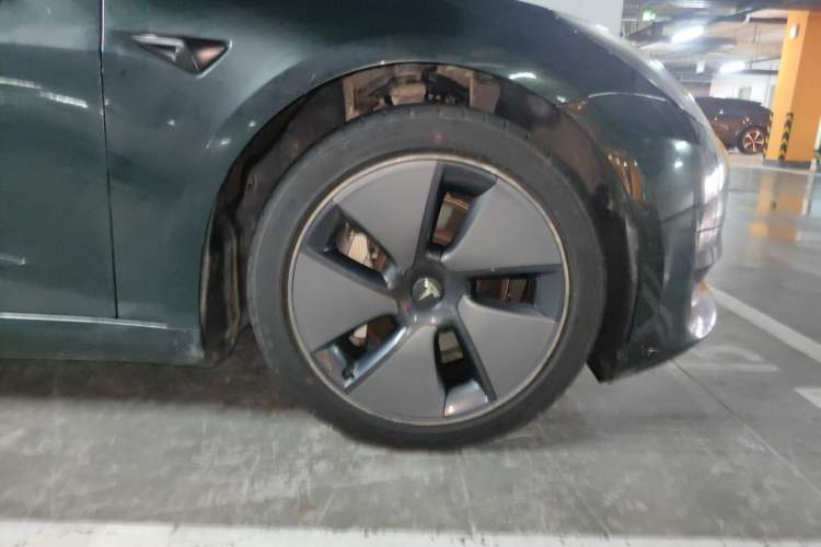 Used Tesla Model 3 2021 Standard Range Rear-Wheel Drive Upgraded Version 3D6 Right Front Wheel Hub