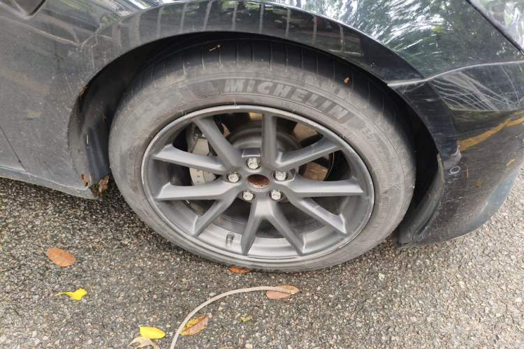 Used Tesla Model 3 2021 Standard Range Rear-Wheel Drive Upgraded Version 3D6 Right Front Wheel Hub
