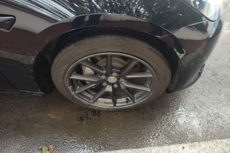 Used Tesla Model 3 2021 Standard Range Rear-Wheel Drive Upgraded Version 3D6 Right Front Wheel Hub